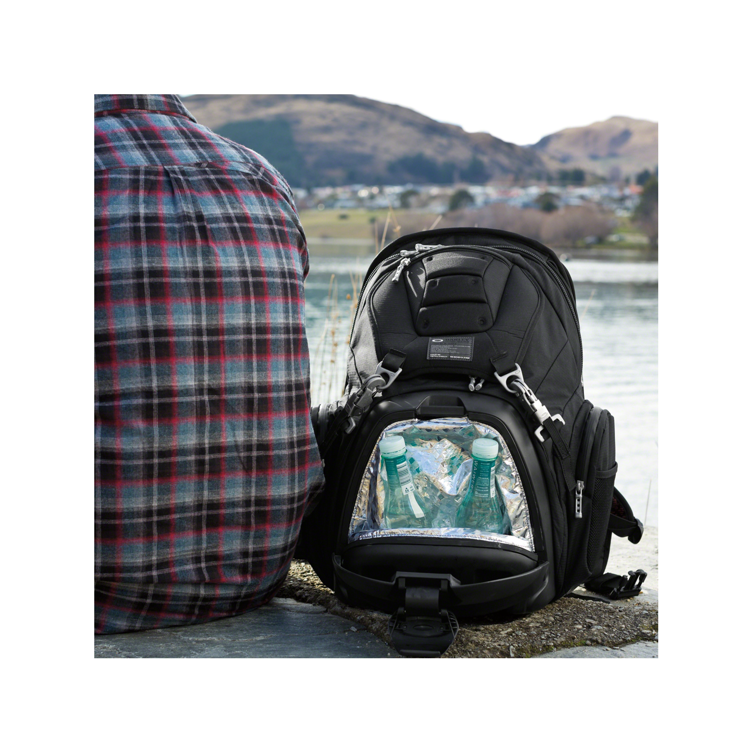 Mochila Oakley Lunch Box Preto LANÇAMENTO ref 92605001