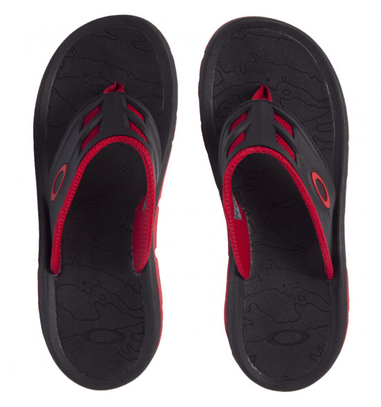 Chinelo Oakley Super Coil 15 Preto com Vermelho