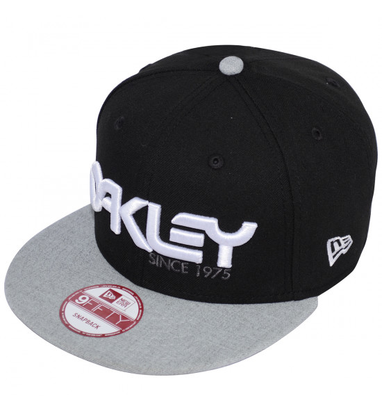 Boné Oakley 75 Snap-Back Preto com CInza LANÇAMENTO