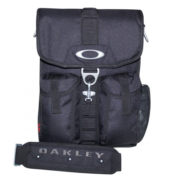 Mala Oakley Dry Goods Vertical Bag Preta LANÇAMENTO EM PROMOÇÃO