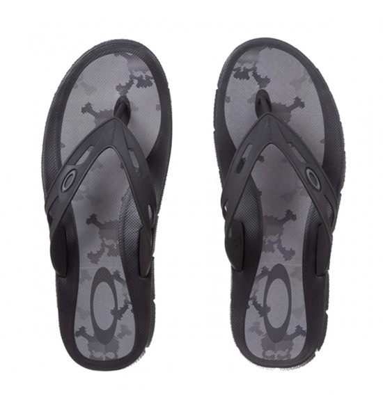 Chinelo Oakley Operative Print Black