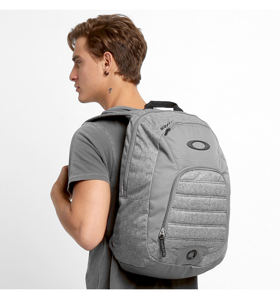 Mochila Oakley Gearbox 22L Cinza LANÇAMENTO - 4