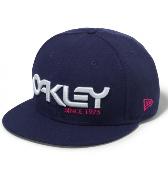 Boné Oakley 75 Factory Pilot Snap-back Azul com Logo Branco