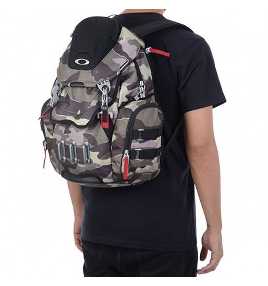 Mochila Oakley Bathroom Sink Camuflada Herb - 6