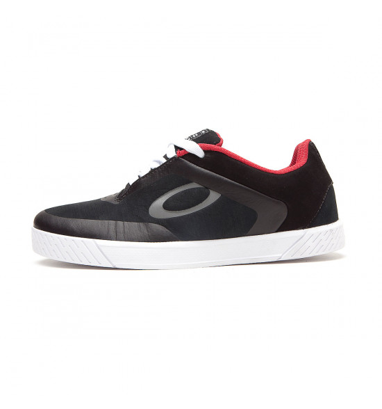 Tênis Oakley Bob Burnquist Low 2.0 Preto/ Vermelho - 2