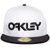 Boné Oakley Factory Pilot Branco com Logo Preto - 2