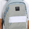 Mochila Oakley Holbrook 22 Cinza - 2